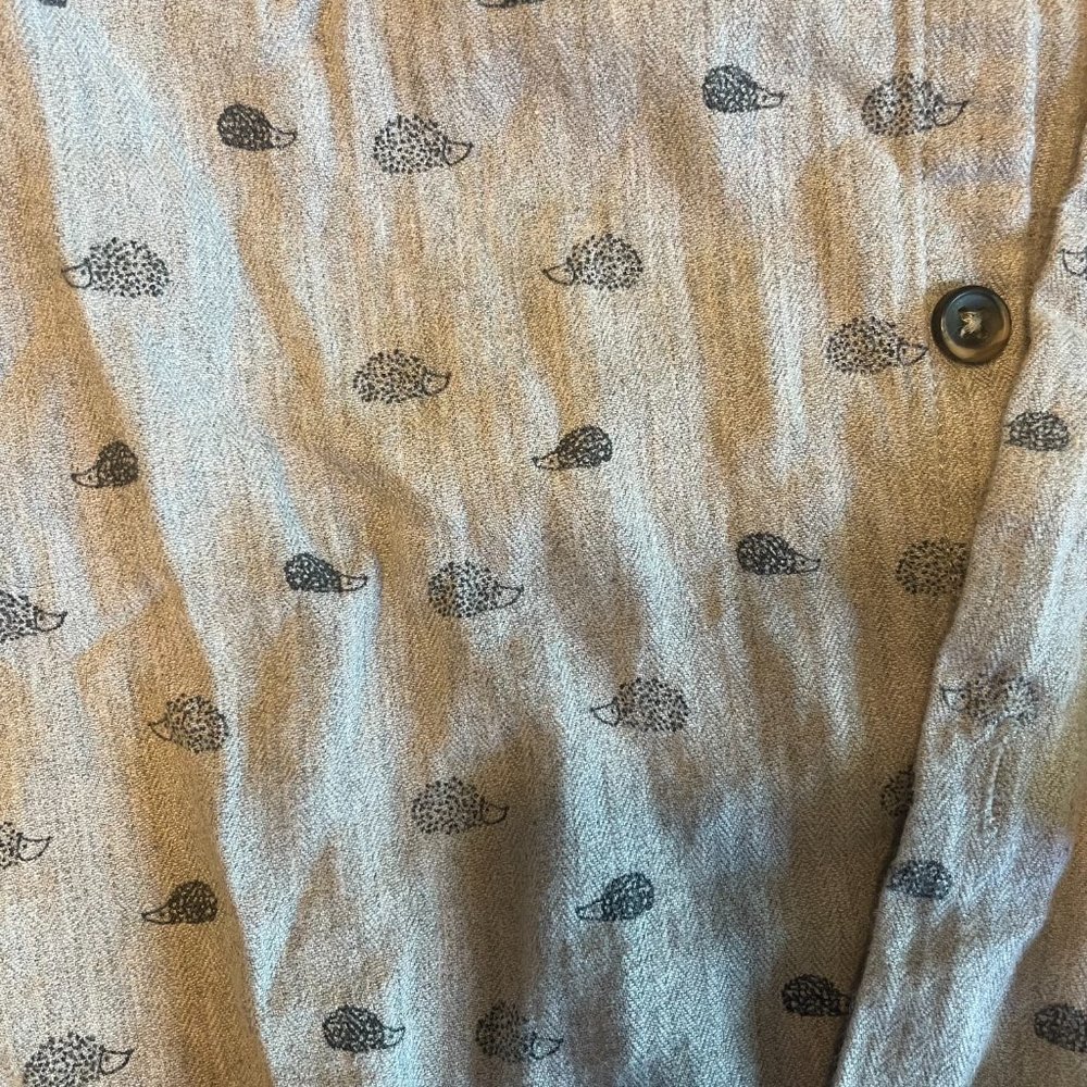 Zara hedgehog button down - Picture 3 of 3